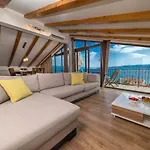 Marty Penthouse Novi Vinodolski