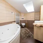 Marty Penthouse נובי ווינודולסקי