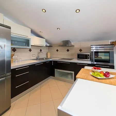Marty Penthouse Apartament *