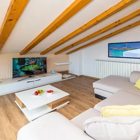 Marty Penthouse Novi Vinodolski