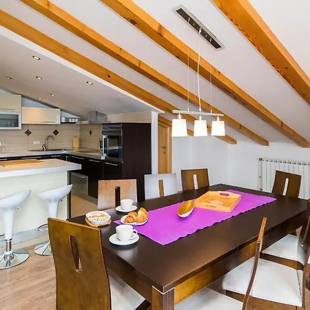 Marty Penthouse Apartment Novi Vinodolski