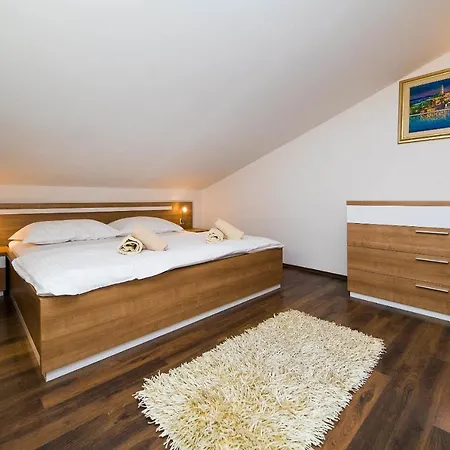 Marty Penthouse Apartment Novi Vinodolski