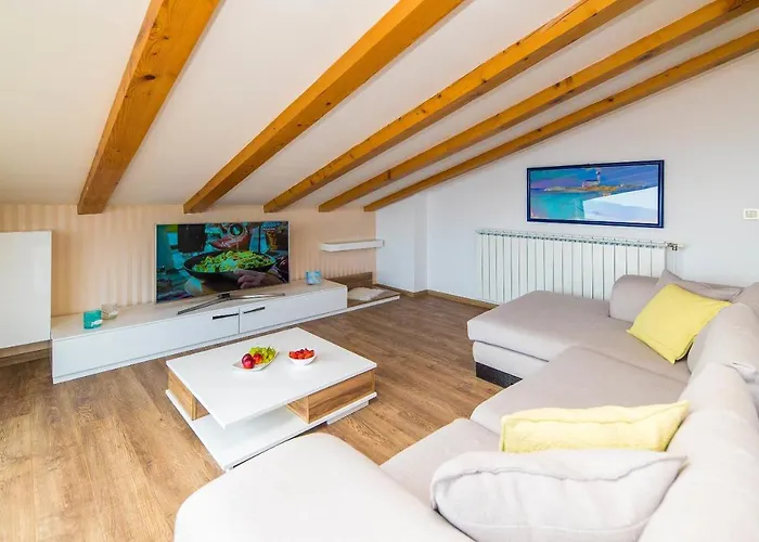 Marty Penthouse Novi Vinodolski